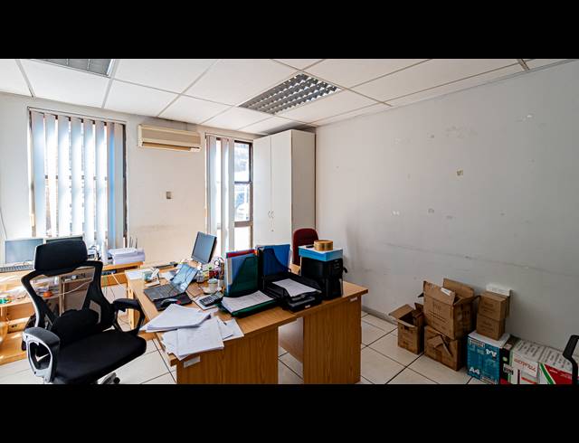 2,278M² OFFICE FOR SALE IN FERNDALE